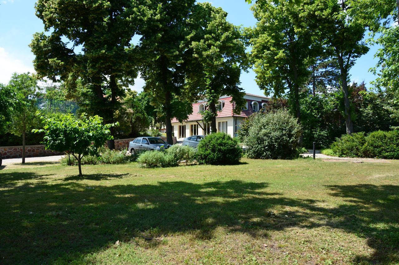 Sziget23 Hotel อาบราฮัมเฮกี ภายนอก รูปภาพ