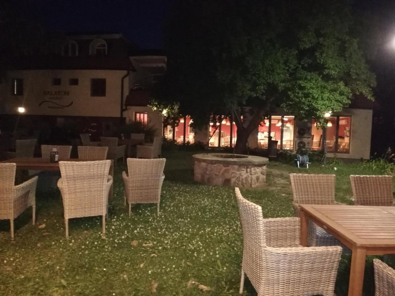 Sziget23 Hotel อาบราฮัมเฮกี ภายนอก รูปภาพ